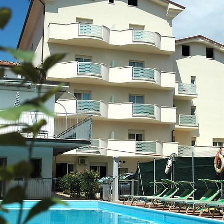 Hotel Roma Residenza Cervia Exterior foto