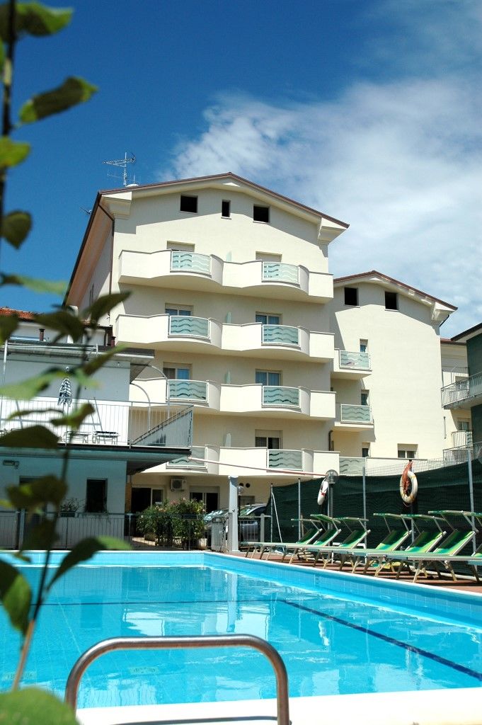 Hotel Roma Residenza Cervia Exterior foto